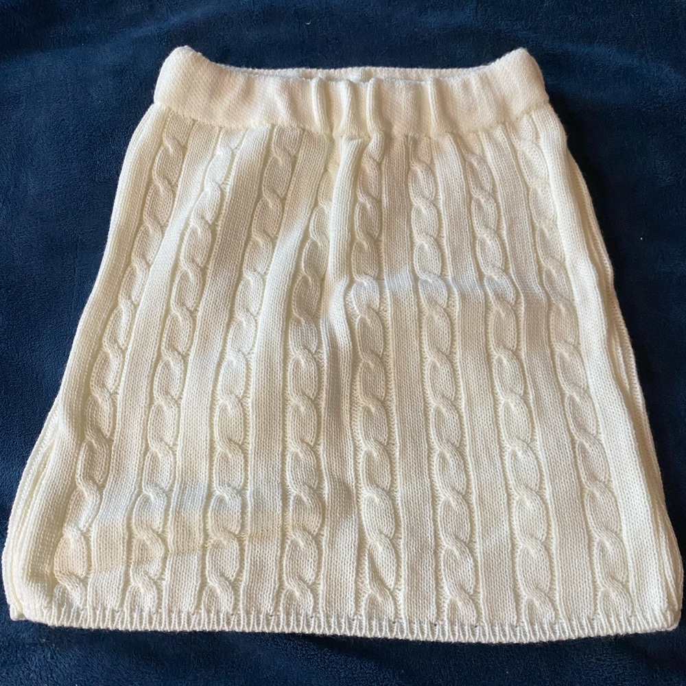 White knit skirt
